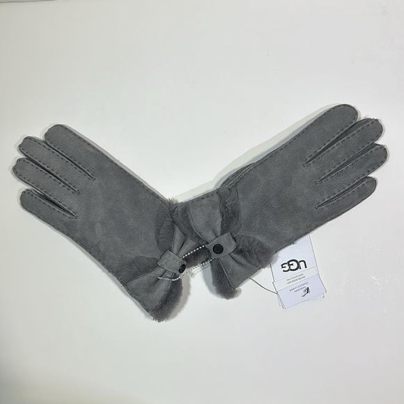 🔥🔥🔥NEW UGG Sheepskin Leather Turned Bow Gloves Medium - Picture 2 of 7